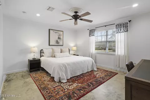 Bedroom - 5410 Charter Oak Pl, Jackson, MS 39211 photo 2 of 4
