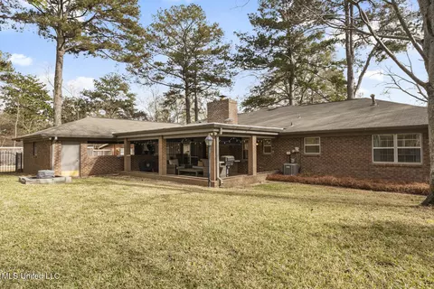 Exterior - 5410 Charter Oak Pl, Jackson, MS 39211 photo 4 of 5