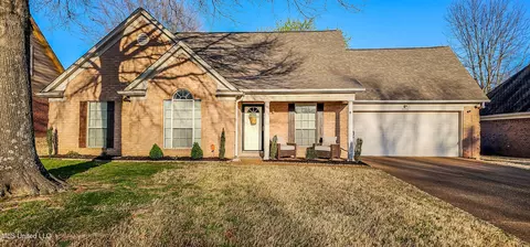 9076 Champlain Dr, Olive Branch, MS 38654 photo 2