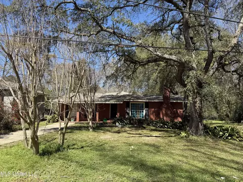 408 Robinhood Rd, Jackson, MS 39206
