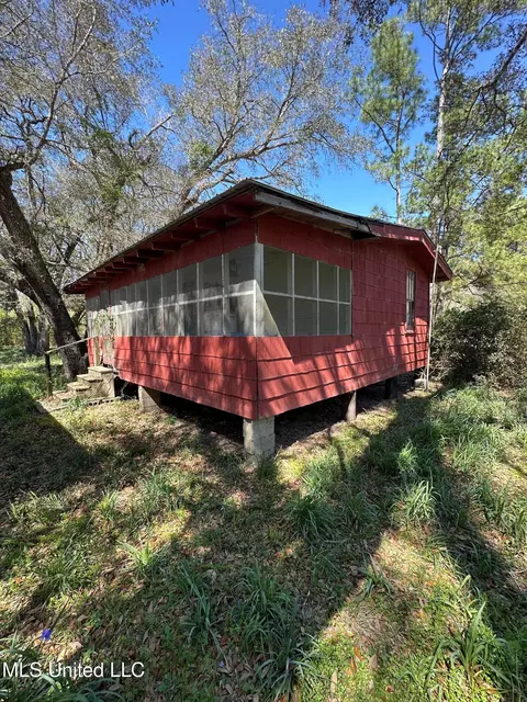 4193 Merrill Rd, Lucedale, MS 39452