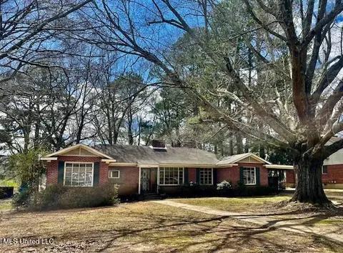307 Mckie St, Senatobia, MS 38668