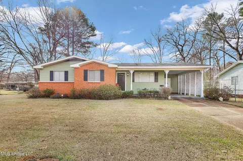 135 Reynolds St, Pearl, MS 39208