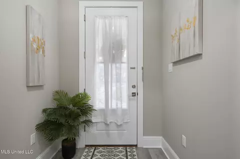 Entry Way - 87108 Highpoint Dr, Diamondhead, MS 39525 photo 2 of 2