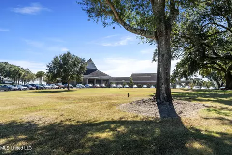 Exterior - 87108 Highpoint Dr, Diamondhead, MS 39525 photo 5 of 8