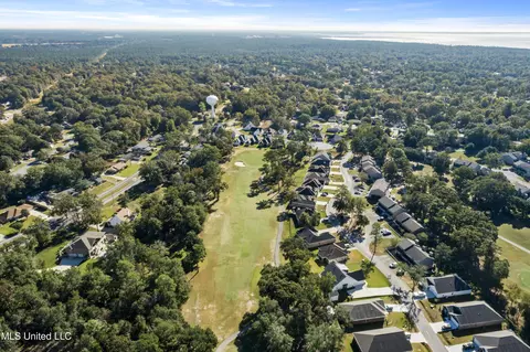 View/Area - 87108 Highpoint Dr, Diamondhead, MS 39525 photo 4 of 7