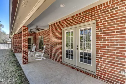 Exterior - 175 Eastside Dr, Brandon, MS 39047 photo 6 of 12