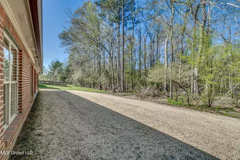 Exterior - 175 Eastside Dr, Brandon, MS 39047 photo 12 of 12