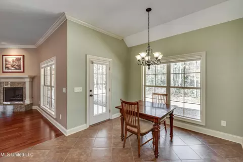Dining - 175 Eastside Dr, Brandon, MS 39047 photo 4 of 5