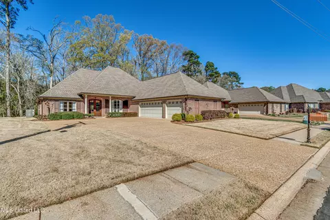 Exterior - 175 Eastside Dr, Brandon, MS 39047 photo 2 of 12