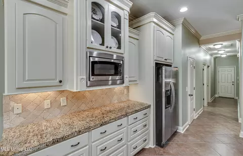Entry Way - 175 Eastside Dr, Brandon, MS 39047 photo 3 of 3
