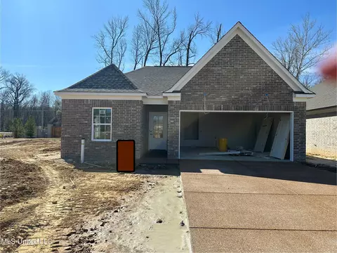 343 Country Garden Dr, Southaven, MS 38671