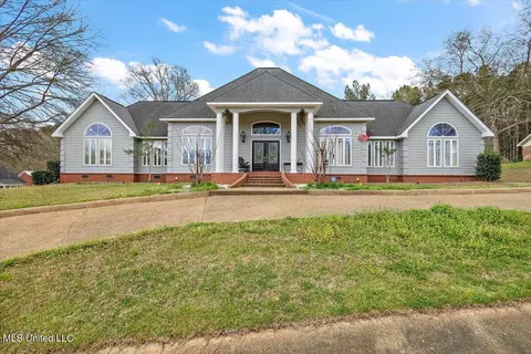 121 Fairway Blvd, Carthage, MS 39051