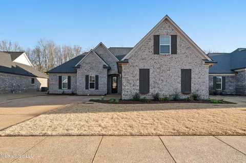 5289 Watson Place Ln, Nesbit, MS 38651