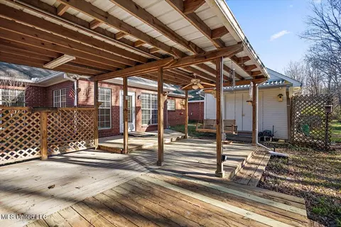 Exterior - 152 Pavilion Dr, Brandon, MS 39042 photo 4 of 7