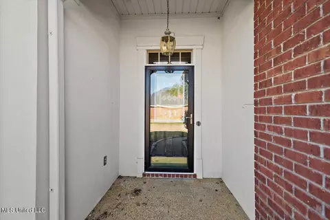 Entry Way - 152 Pavilion Dr, Brandon, MS 39042 photo 1 of 3