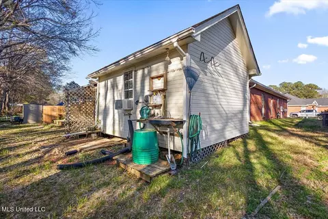 Exterior - 152 Pavilion Dr, Brandon, MS 39042 photo 6 of 7