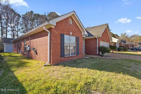 Exterior - 152 Pavilion Dr, Brandon, MS 39042 photo 2 of 7