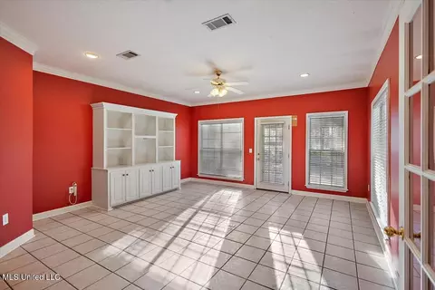 Living - 152 Pavilion Dr, Brandon, MS 39042 photo 4 of 4