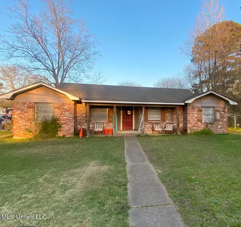 170 Belaire Dr, Pearl, MS 39208