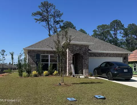 17813 Kelso Dr, D'iberville, MS 39540