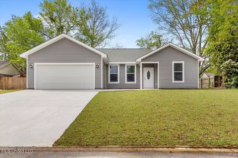 12509 W Canterbury Dr, Ocean Springs, MS 39564