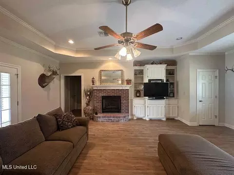Living - 3026 Daves Cir, Brandon, MS 39042 photo 1 of 2