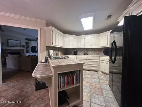 Kitchen - 3026 Daves Cir, Brandon, MS 39042 photo 1 of 3