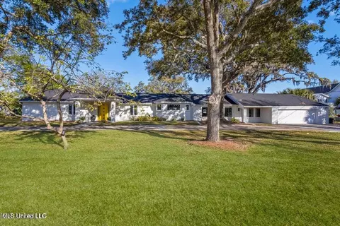 1372 Kensington Dr, Biloxi, MS 39530