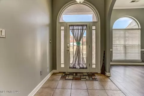 53 W Pebble Creek Cv, Hernando, MS 38632 photo 2