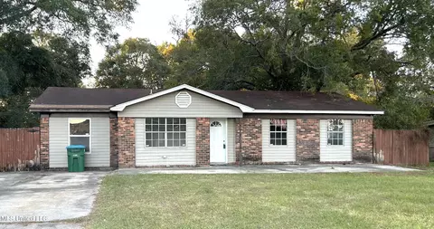 4813 King James Dr, Pascagoula, MS 39581