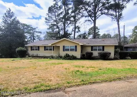 1817 Wisteria Dr, Jackson, MS 39204