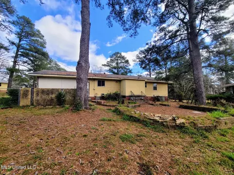 Exterior - 1817 Wisteria Dr, Jackson, MS 39204 photo 2 of 3