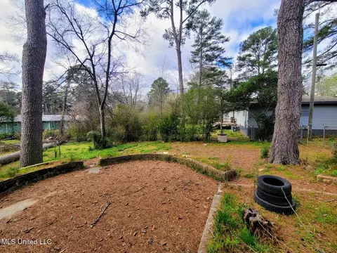 Exterior - 1817 Wisteria Dr, Jackson, MS 39204 photo 3 of 3
