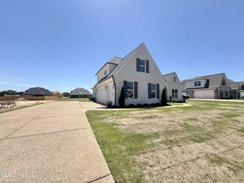 Other - 4275 Brooke Dr, Nesbit, MS 38651 photo 3 of 28