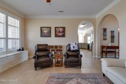 Living - 7480 Davidson Rd, Olive Branch, MS 38654 photo 2 of 3