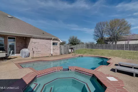 Exterior - 7480 Davidson Rd, Olive Branch, MS 38654 photo 7 of 18