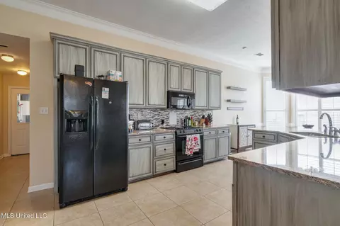 Kitchen - 7480 Davidson Rd, Olive Branch, MS 38654 photo 1 of 6