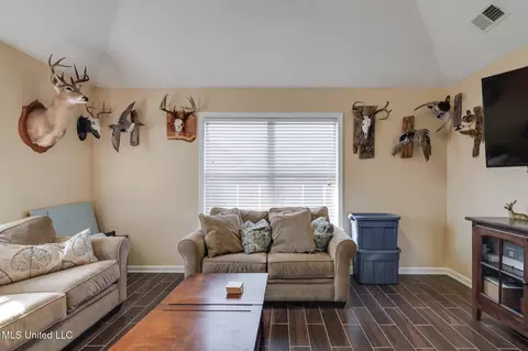Living - 7480 Davidson Rd, Olive Branch, MS 38654 photo 3 of 3