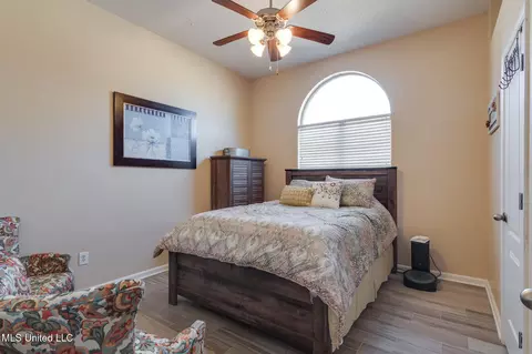 Bedroom - 7480 Davidson Rd, Olive Branch, MS 38654 photo 2 of 4