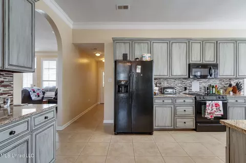 Entry Way - 7480 Davidson Rd, Olive Branch, MS 38654 photo 4 of 5