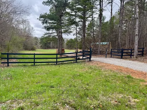 217 281, Banner, MS 38913 photo 2