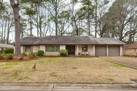 5435 Kaywood Dr, Jackson, MS 39211