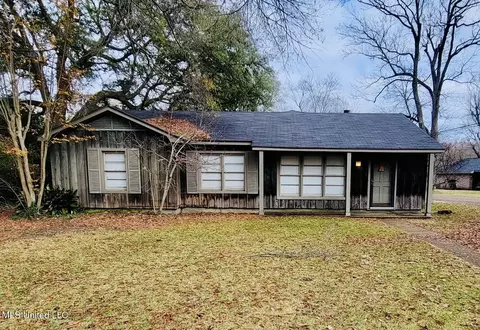 201 Seymour Dr, Indianola, MS 38751