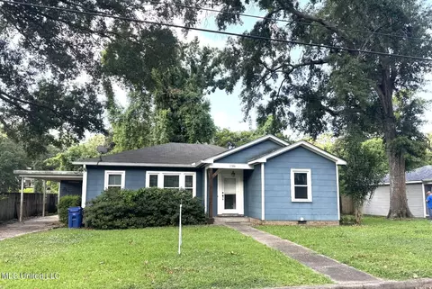 1708 Robinson St, Natchez, MS 39120