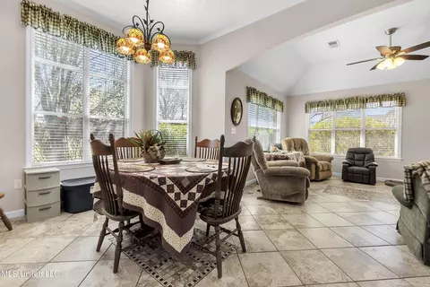 9082 Fox Cv, Olive Branch, MS 38654 photo 11