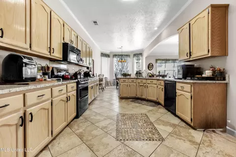 9082 Fox Cv, Olive Branch, MS 38654 photo 12