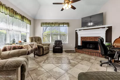 9082 Fox Cv, Olive Branch, MS 38654 photo 4