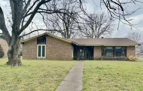 1577 Pear Ln, Greenville, MS 38703