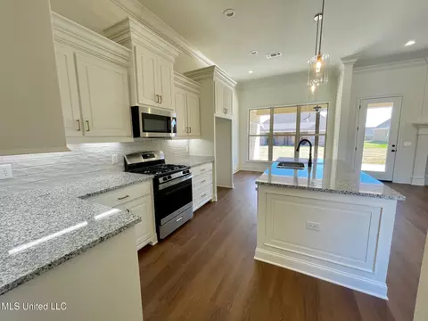 Kitchen - 472 Aurora Cir, Canton, MS 39046 photo 1 of 2